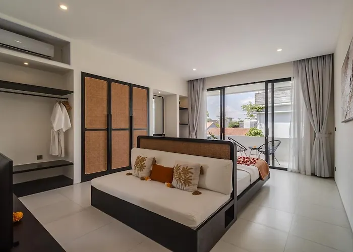 Luxury 4bd Pererenan By With Unique Pool Canggu (Bali)