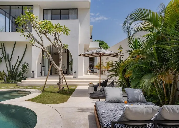 Luxury 4bd Pererenan By With Unique Pool *