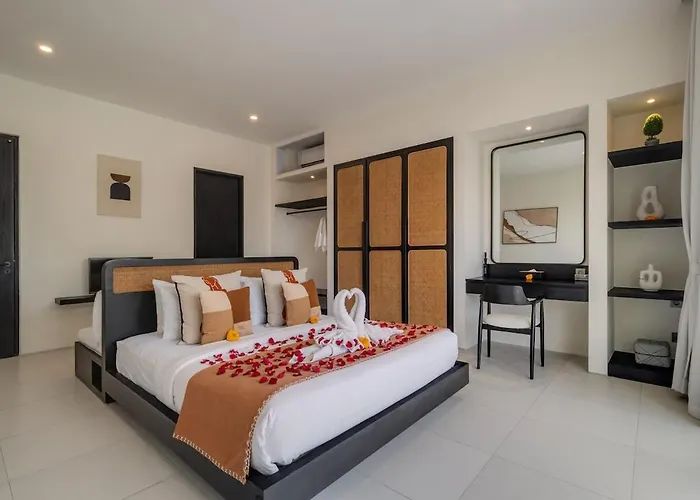 Villa Luxury 4bd Pererenan By With Unique Pool *