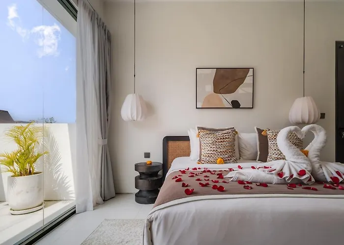 Villa Luxury 4bd Pererenan By With Unique Pool Canggu (Bali)