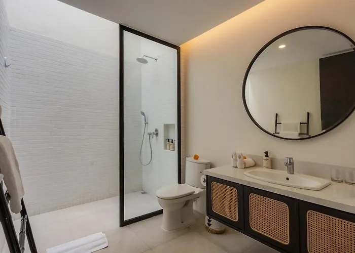 Villa Luxury 4bd Pererenan By With Unique Pool Canggu (Bali)