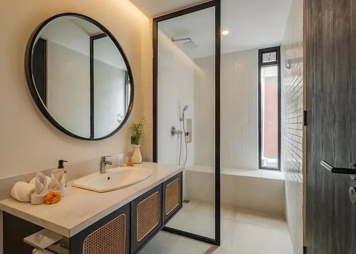 Luxury 4bd Pererenan By With Unique Pool Villa Canggu (Bali)