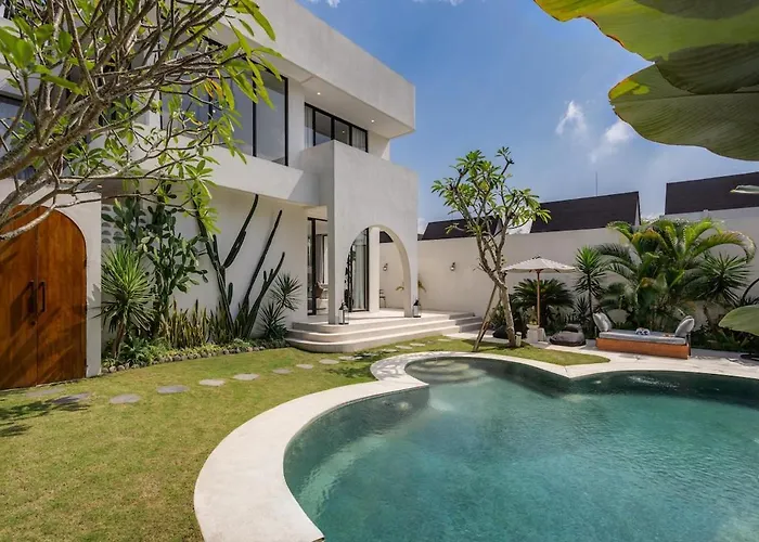 Luxury 4bd Pererenan By With Unique Pool