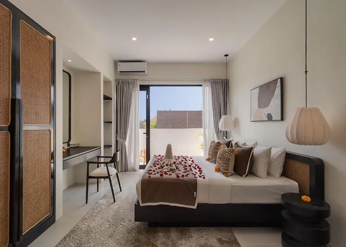 Villa Luxury 4bd Pererenan By With Unique Pool *