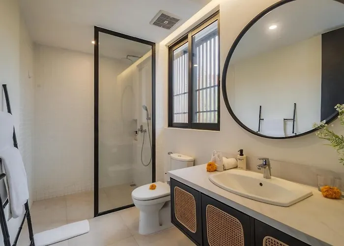 Villa Luxury 4bd Pererenan By With Unique Pool *