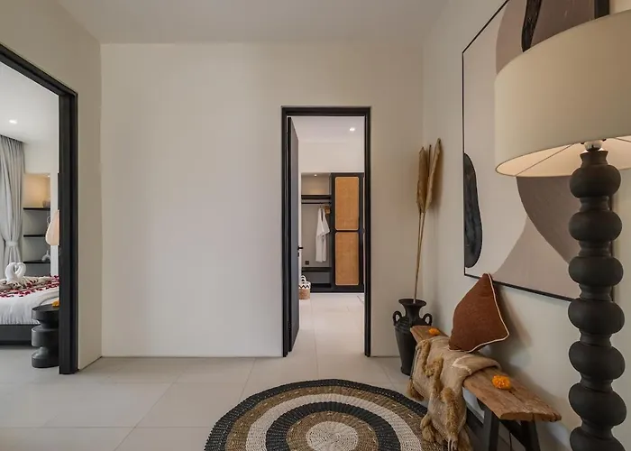 Luxury 4bd Pererenan By With Unique Pool Villa *
