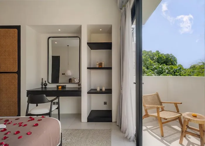 Villa Luxury 4bd Pererenan By With Unique Pool Canggu (Bali)
